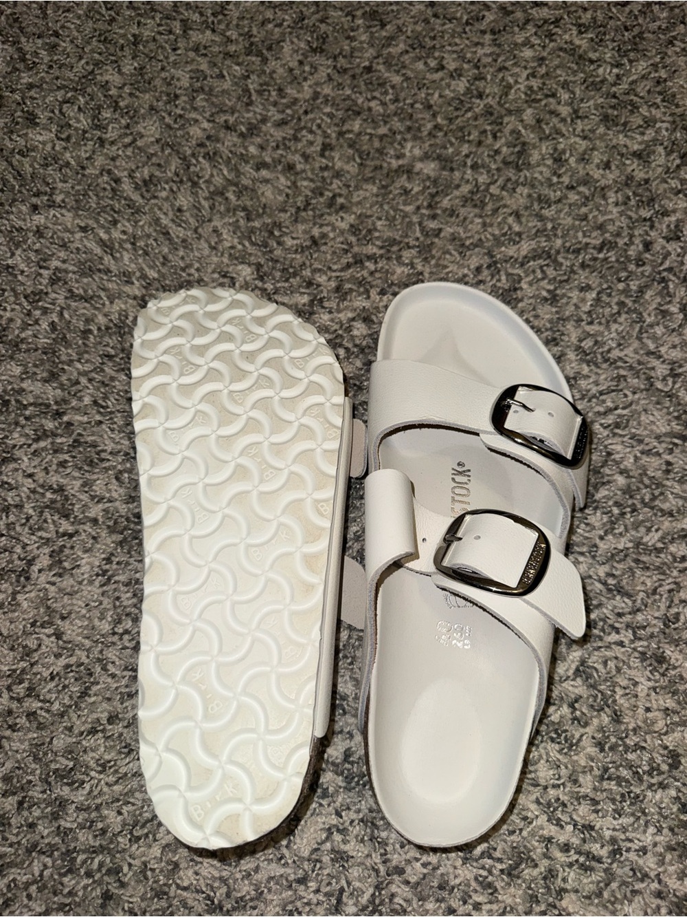 Birkenstock White Arizona Big Buckle Women’s Sandals - Picture 3 of 4
